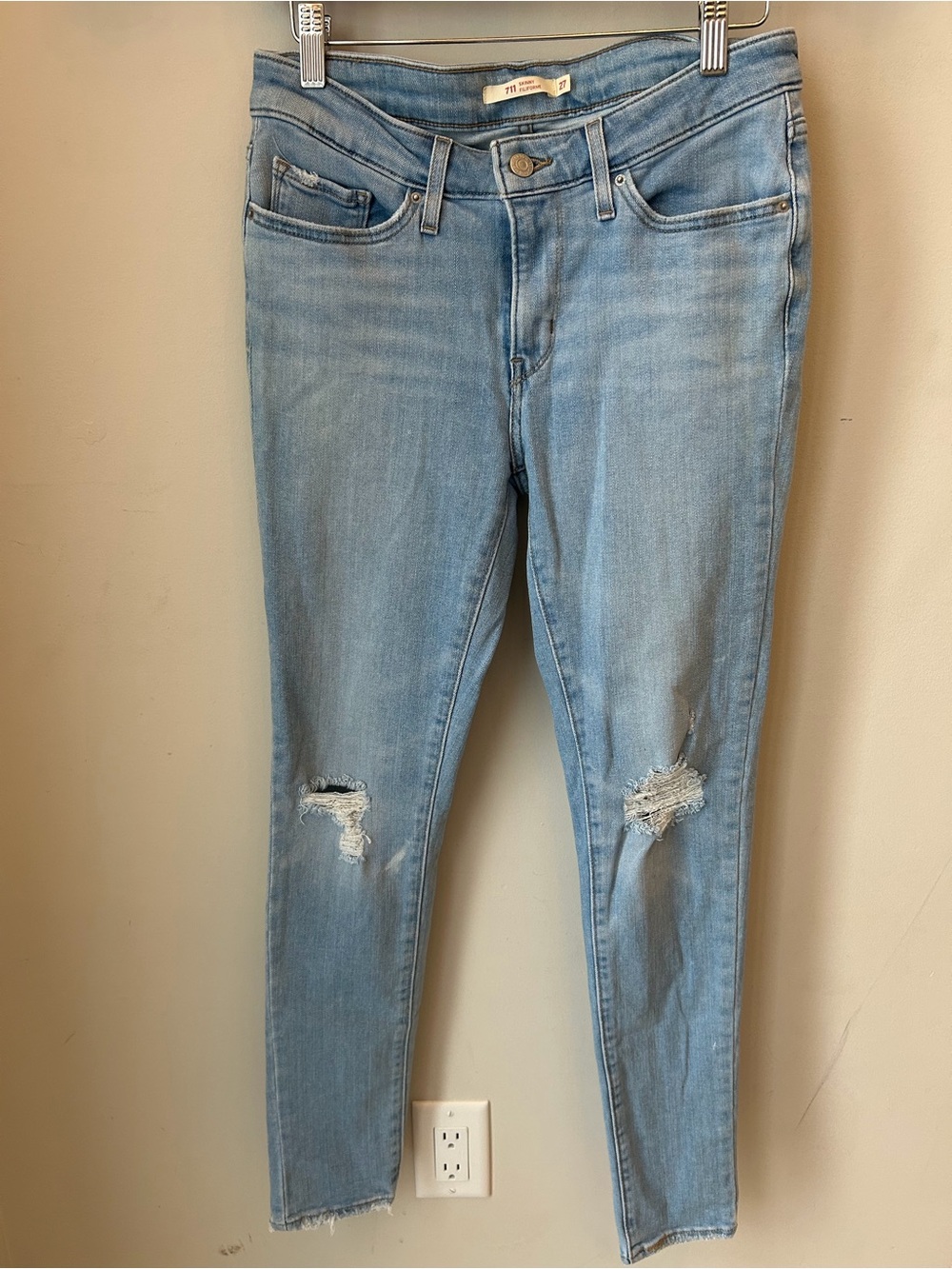 Levi's Light Blue Skinny Jeans with Knee Rips